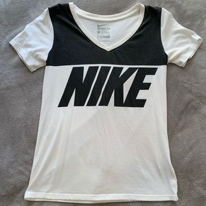 Nike tee